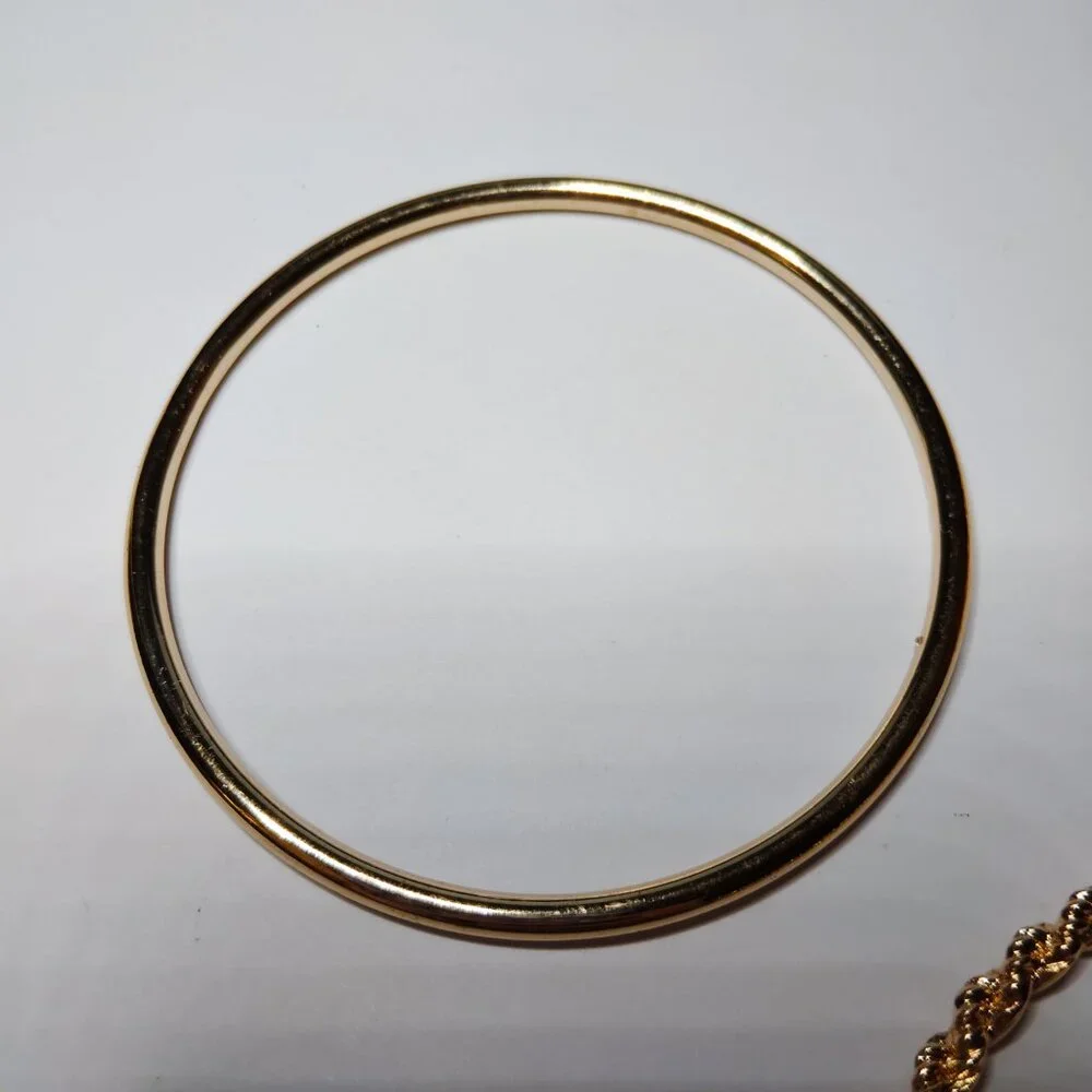 Lot of 5 Gold Tone Bangles – Mixed Textures, Stackable, Like New Condition